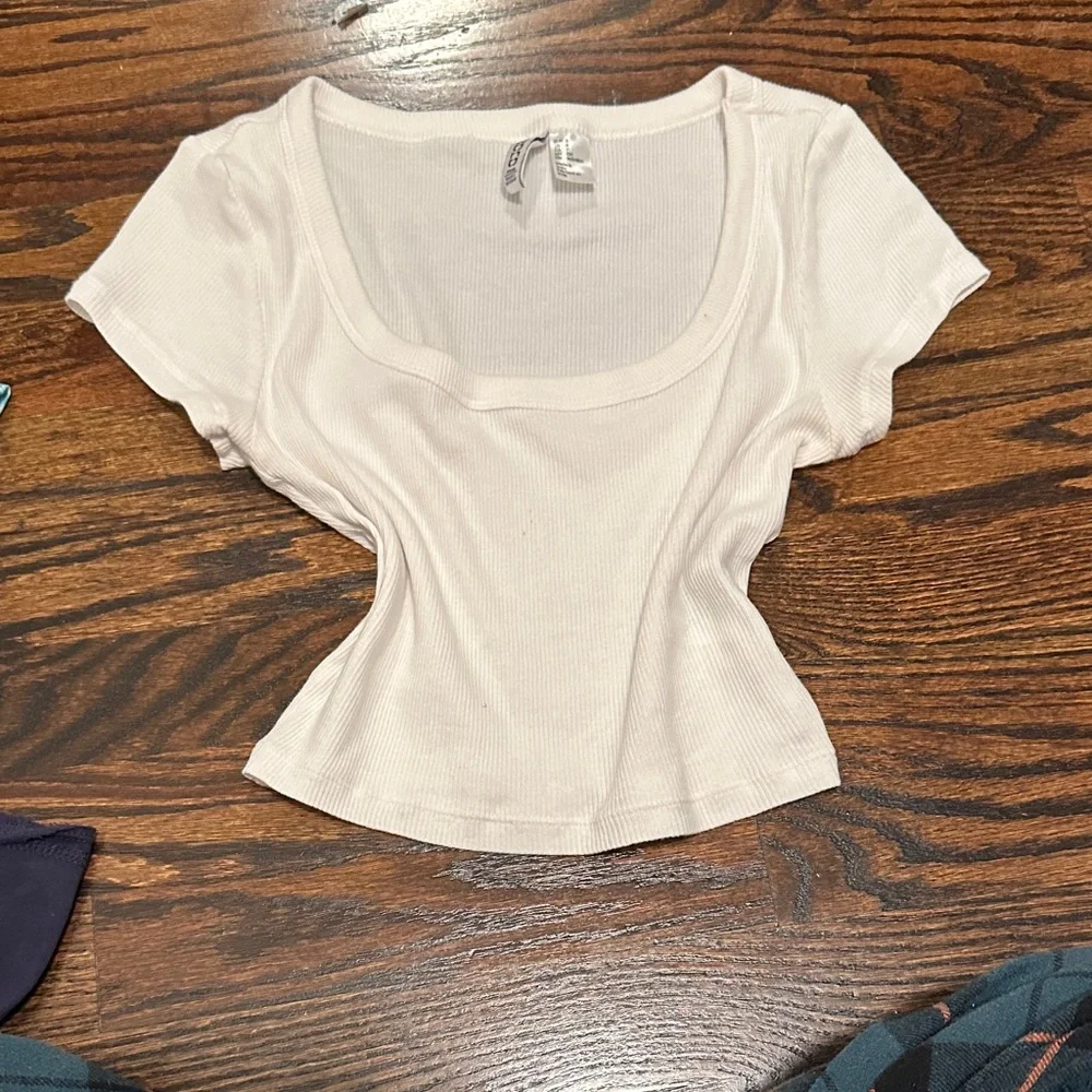 Women's Cream Ribbed Top - Picture 1 of 1